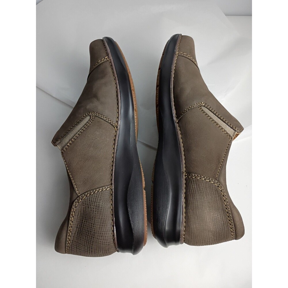 Clarks Appley Zip Nubuck Leather Loafer Womens Size 7M Brown Comfort Walking - Picture 9 of 11